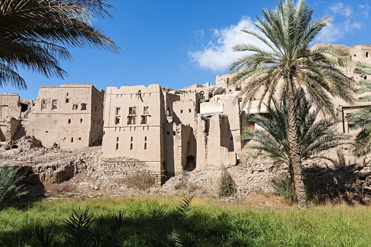 Le village en pisé de Birkat Al Mawz à visiter durant votre séminaire au soleil