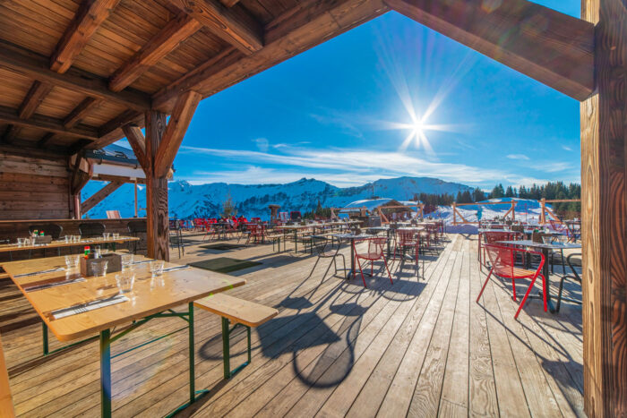 Terrasse du restaurant d'altitude L'alpette à Megève, pour un séminaire hiver